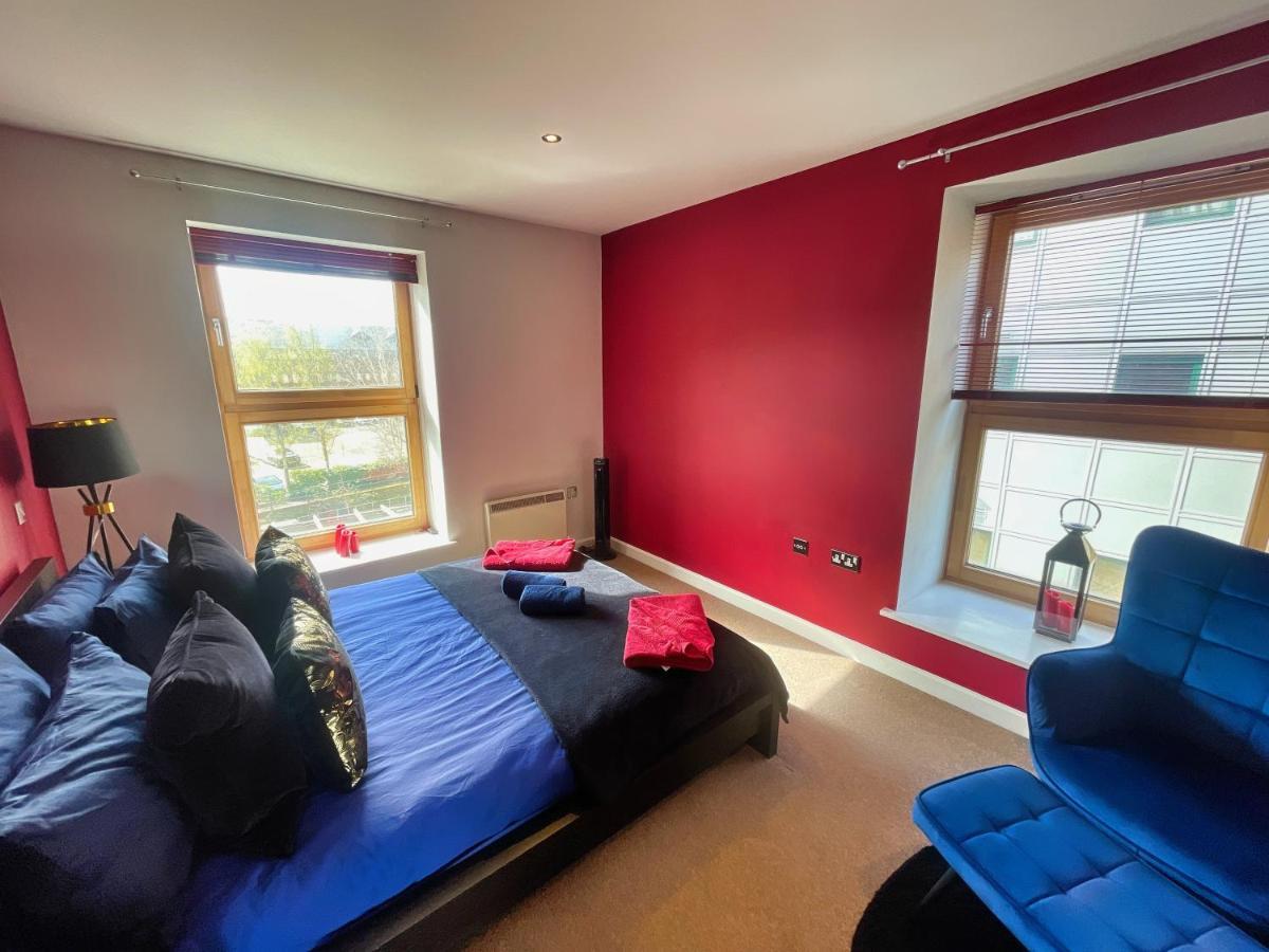 Historic Clock Tower Apartment With Rooftop Terrace And Free Secure Parking Sheffield Bagian luar foto
