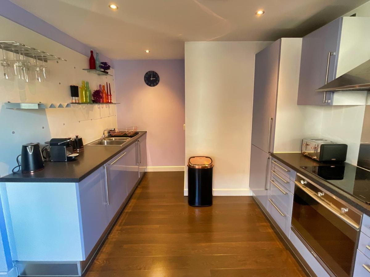 Historic Clock Tower Apartment With Rooftop Terrace And Free Secure Parking Sheffield Bagian luar foto