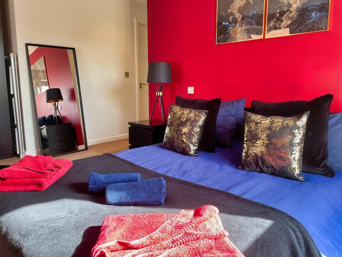 Historic Clock Tower Apartment With Rooftop Terrace And Free Secure Parking Sheffield Bagian luar foto