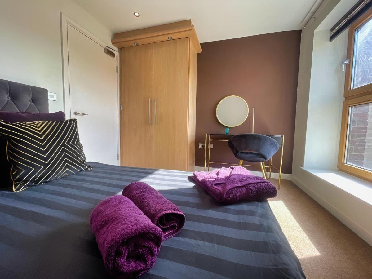 Historic Clock Tower Apartment With Rooftop Terrace And Free Secure Parking Sheffield Bagian luar foto