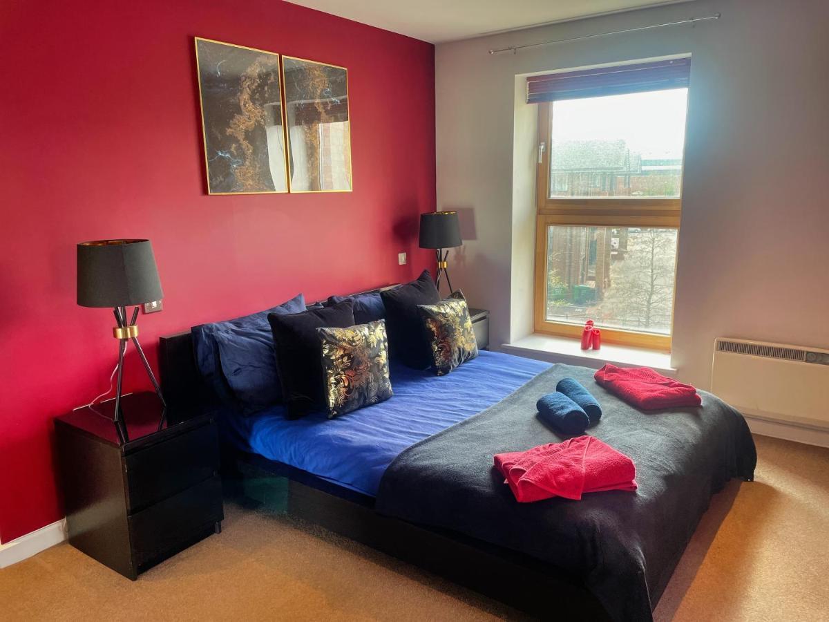 Historic Clock Tower Apartment With Rooftop Terrace And Free Secure Parking Sheffield Bagian luar foto
